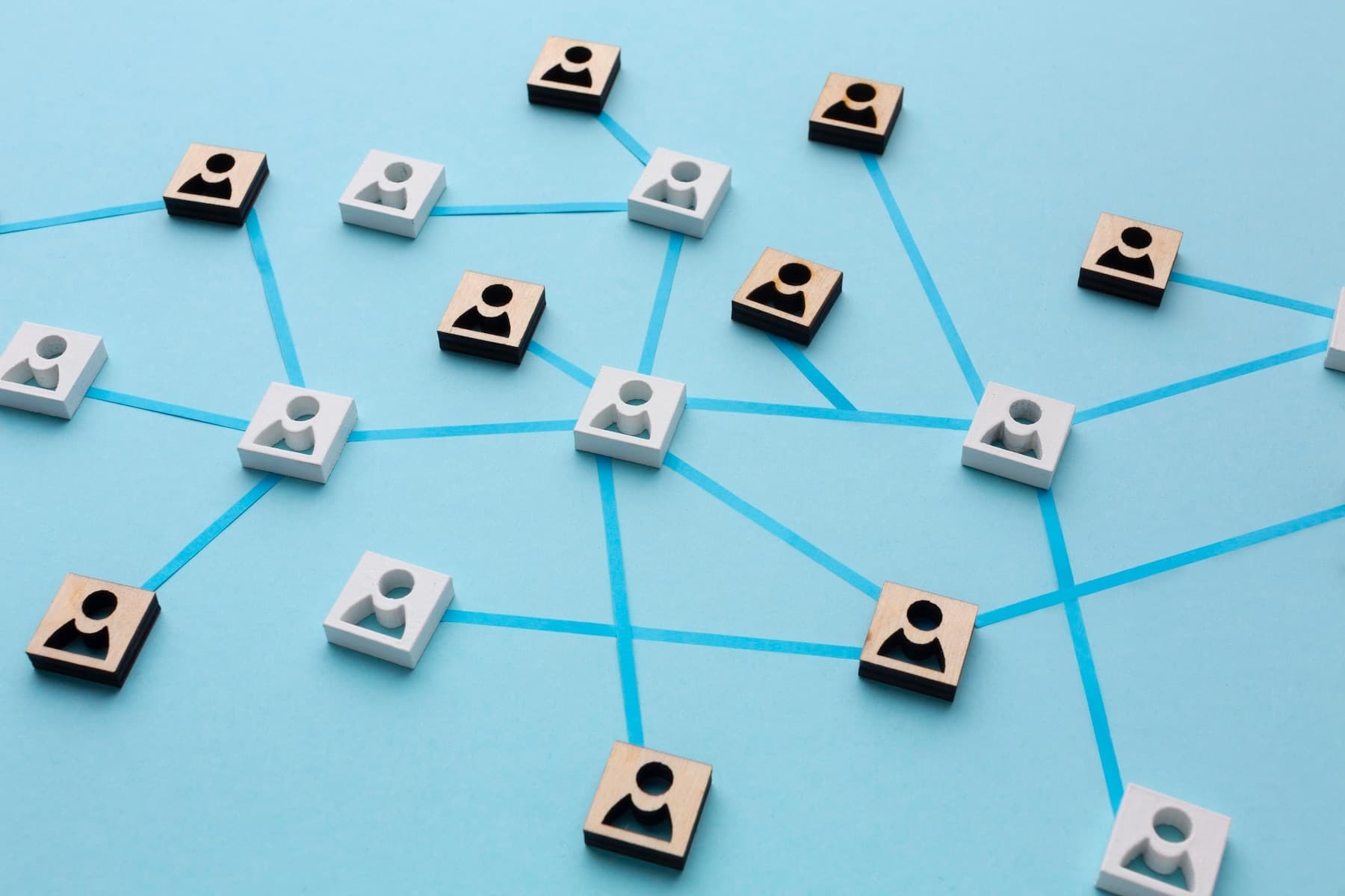 Cover Image for Les différents canaux de communication - 10 façons de booster votre visibilité