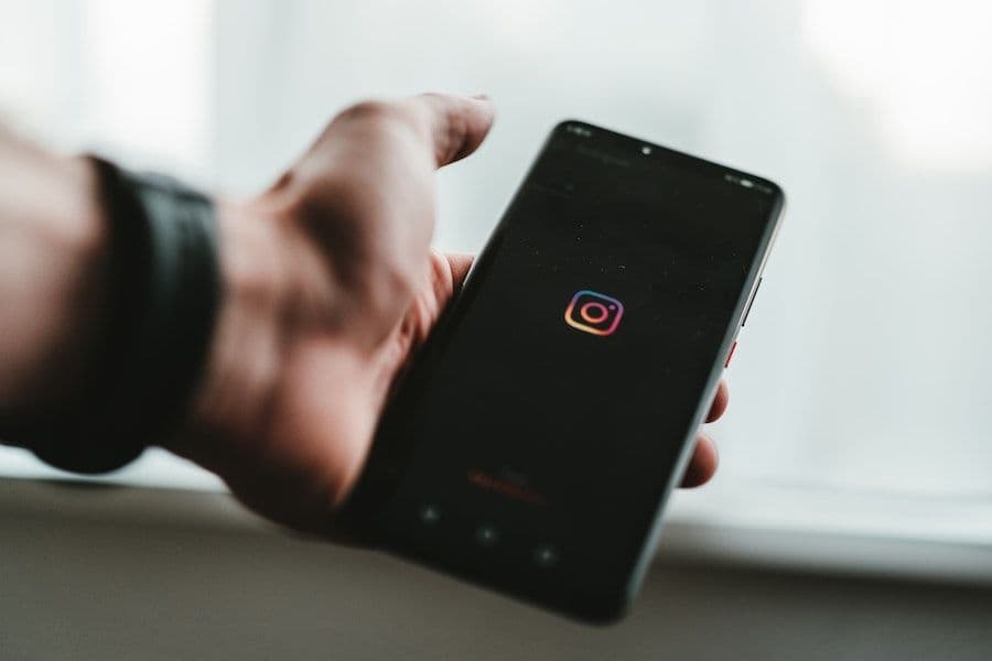 Cover Image for Comment mettre Instagram en noir et activer le mode sombre ? | Android et IOS