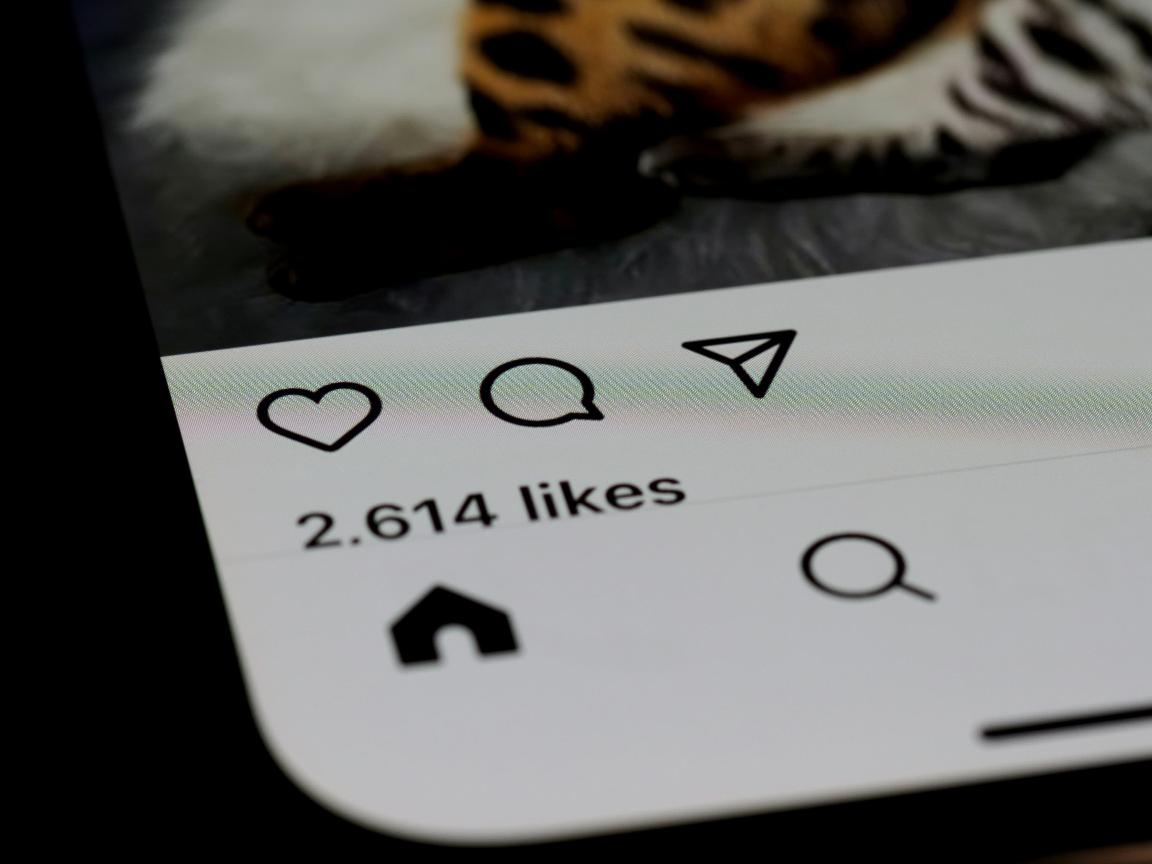 Cover Image for Comment utiliser les sondages Instagram pour booster l’engagement (avec 101 idées de sondages)