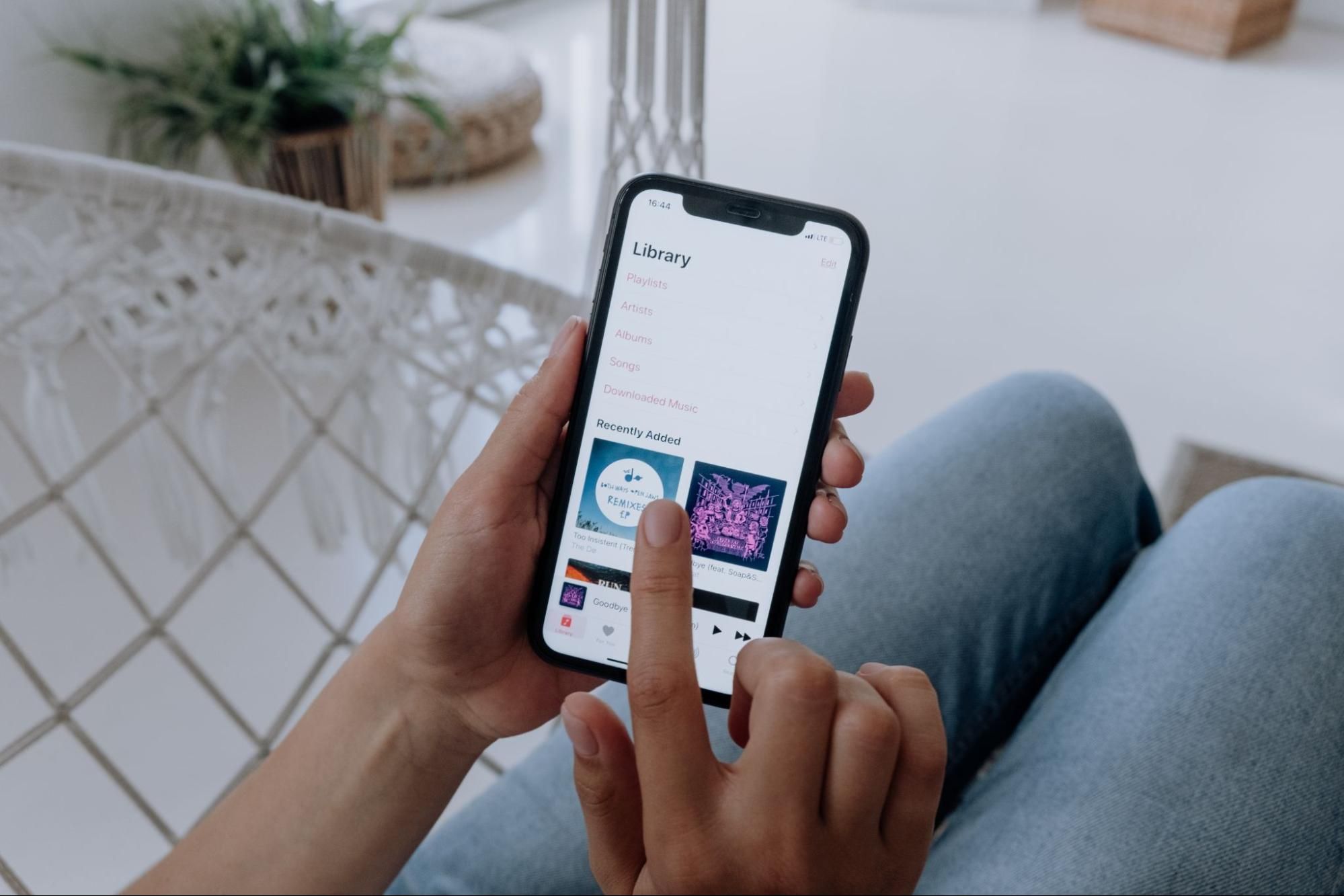 pourquoi utiliser sticker instagram musique